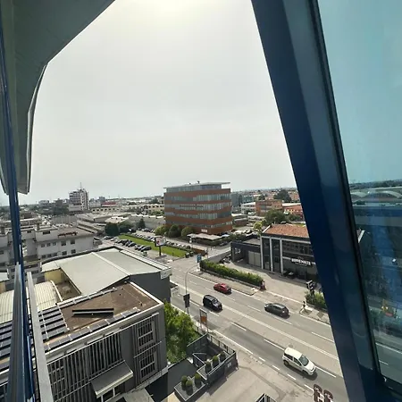 Main Street Fiera Destiny 11 Apartment